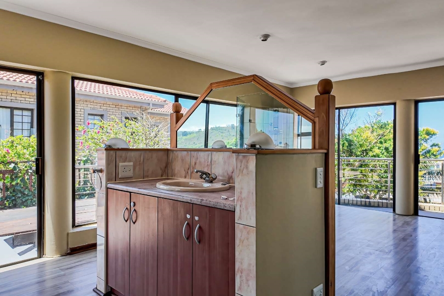 To Let 5 Bedroom Property for Rent in Hersham Western Cape